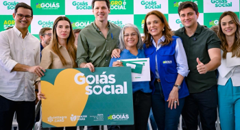 Gracinha Caiado entrega benefícios do Agro é Social em Luziânia